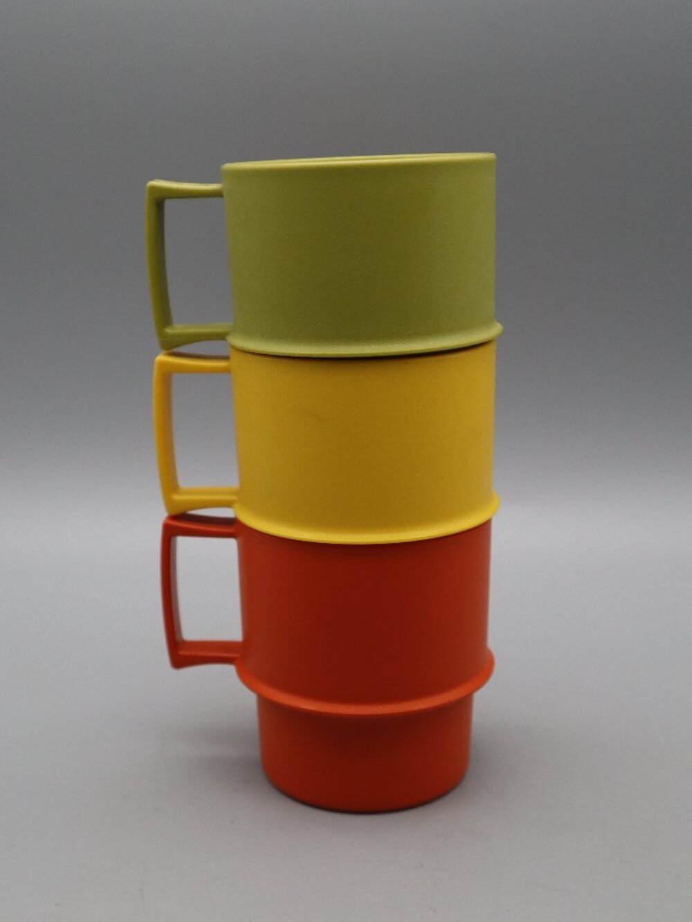 Set of 3 Vintage '70s Tupperware Stacking Mugs 1312 Harvest Colors Retro No Lids